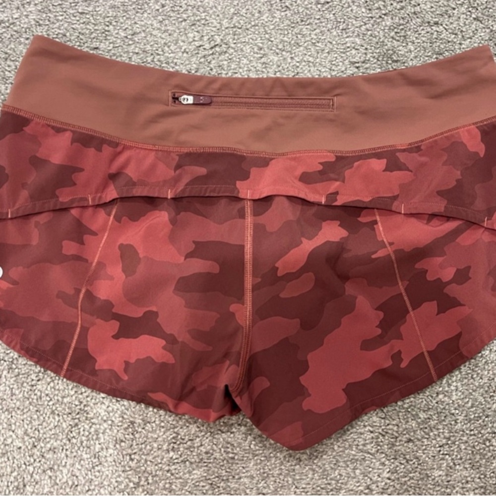 Lululemon speed-up low rise short 2.5” inseam - Picture 2 of 3